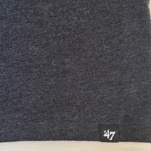 47 Brand Men's Charcoal Tee with Light Blue Print - Picture 4 of 4